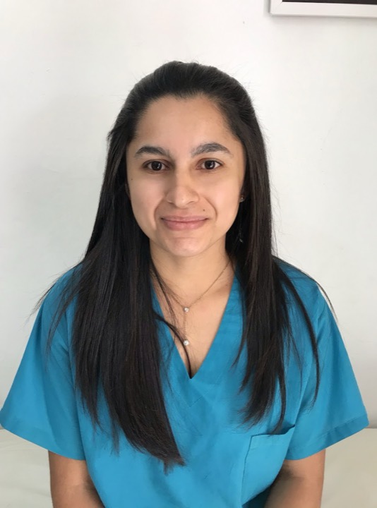 Cynthia, atención al cliente y tienda